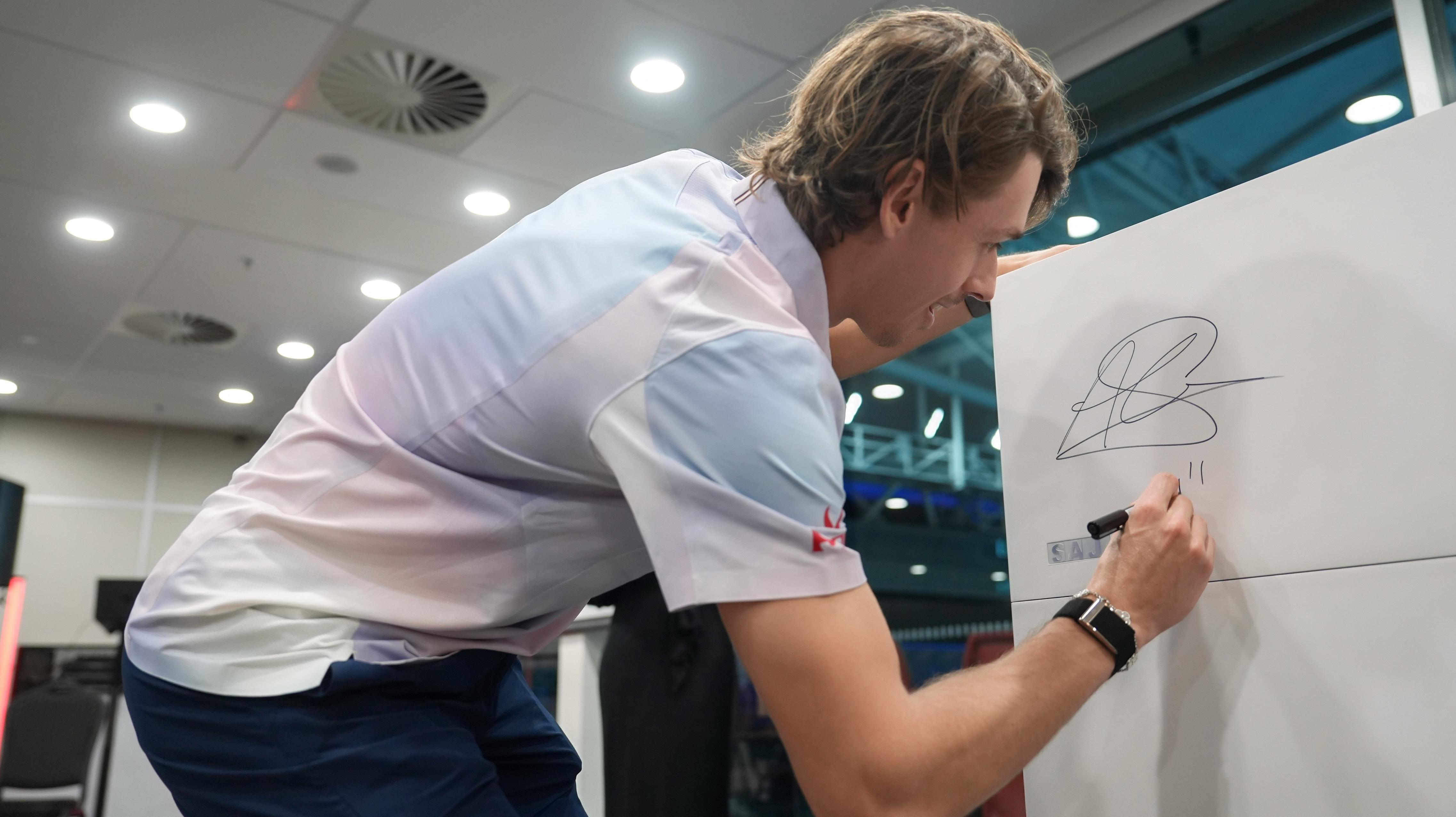 Riding the Wave in Australia, Aiming for the World — An Unforgettable Roadshow Event